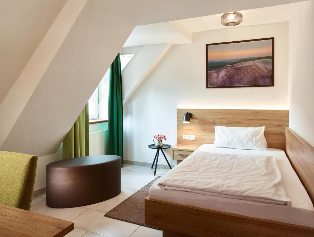 Hotel & Restaurant Burgschaenke Kaiserslautern Bagian luar foto